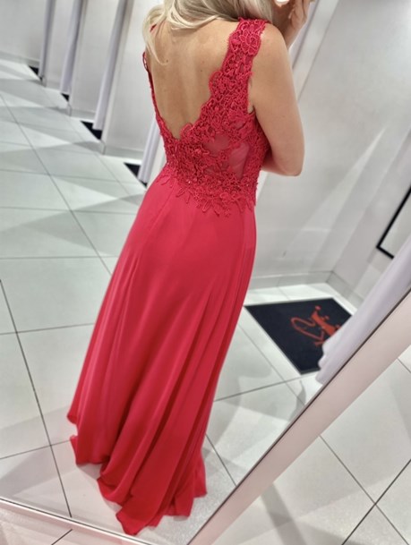 Sukienka długa koronkowa góra magenta