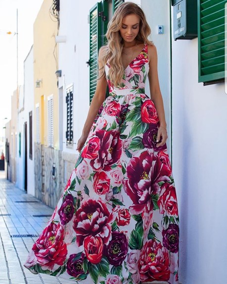 Sukienka długa odkryte plecy kwiaty bordo