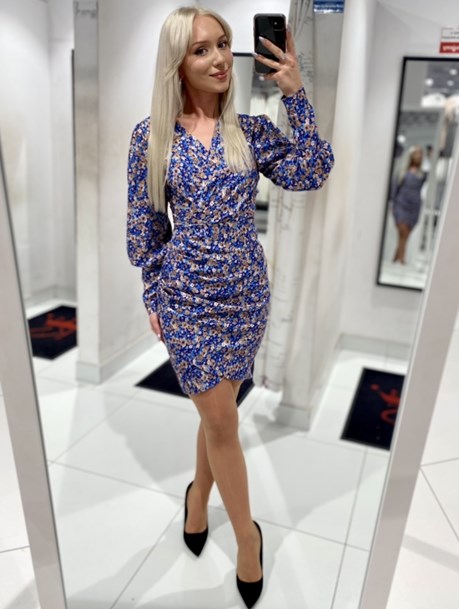 Sukienka krótka rękaw marszczony drobne kwiaty