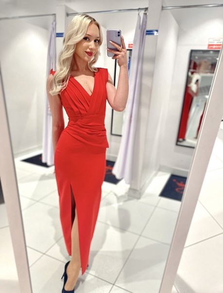 Sukienka długa zakładany dekolt pas czerwień