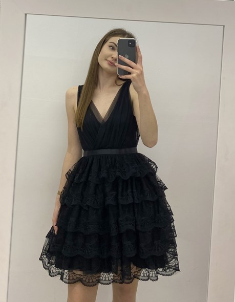 Sukienka krótka koronka tiul dekolt czarna