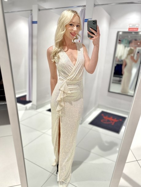 Sukienka długa cekinowa falbana beżowa