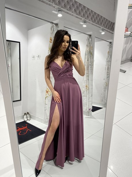 Sukienka długa na ramiączkach gładka jagoda