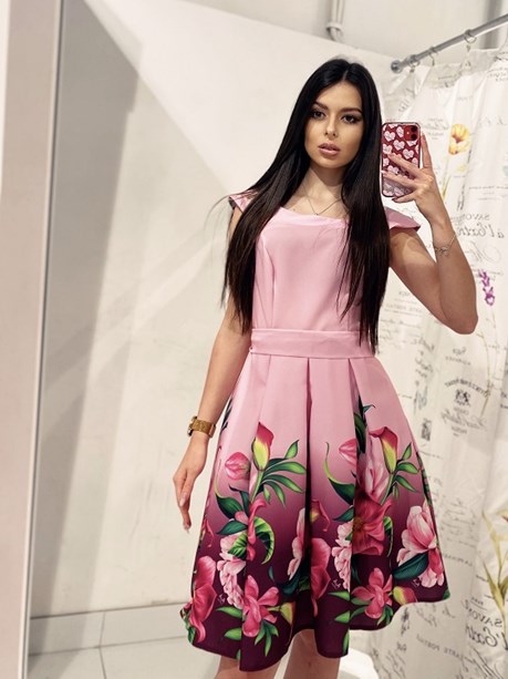 Sukienka krótka klosz kwiaty dół ciemny róż