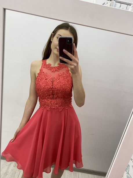 Sukienka krótka zdobione plecy koral