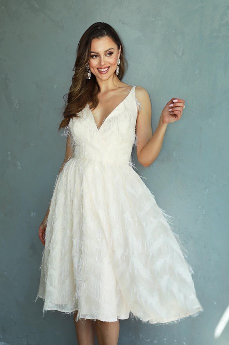 Sukienka midi ramiączka pióra biel