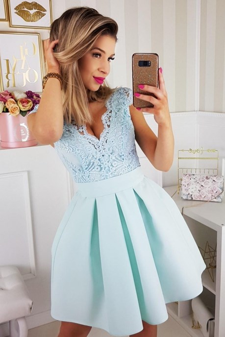 Sukienka krótka krótki rękawek dekolt mięta