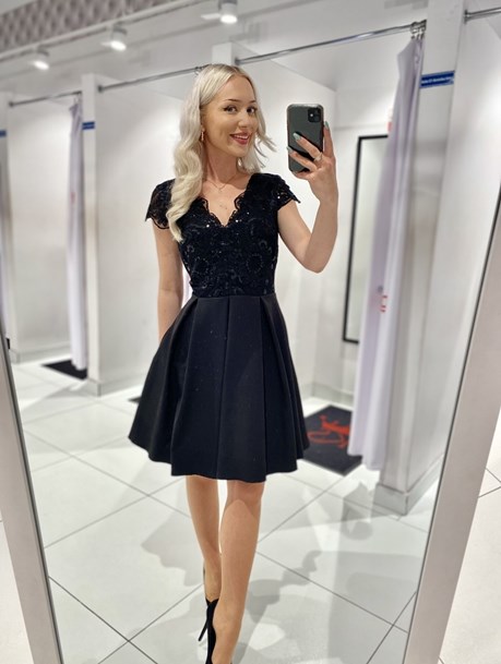 Sukienka krótka dół zakładki czarny