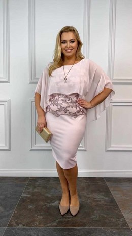 Sukienka maskująca wzór narzuta puder/róż