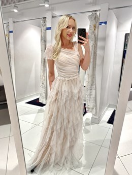 Sukienka długa tiul asymetryczny dekolt biel/beż