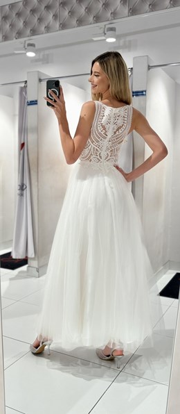 Sukienka długa koronkowa zabudowana góra biel