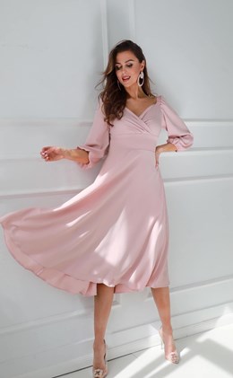 Sukienka midi rękawek 3/4 pas jasny róż