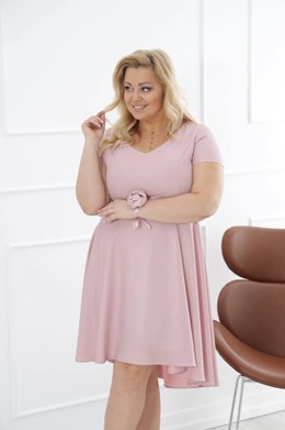 Sukienka krótka dłuższy tył połysk pudrowy róż