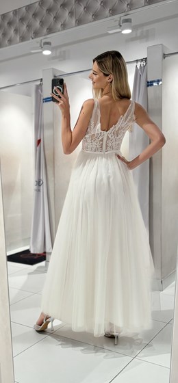 Sukienka długa haft na gorsecie tiul biel