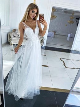 Sukienka długa zdobienie dekolt odkryte plecy biel