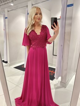 Sukienka długa zdobiona góra rękawek fuksja