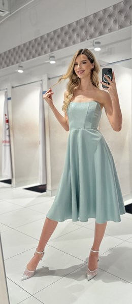 Sukienka midi gorset bez ramiączek połysk pistacja