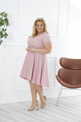 Sukienka krótka dłuższy tył połysk pudrowy róż