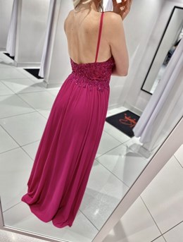 Sukienka długa ramiączka zdobiony gorset fuksja