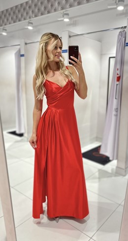 Sukienka długa ramiączka połysk czerwień