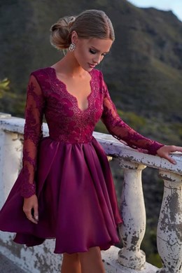 Sukienka krótka rozkloszowana rękaw bordo