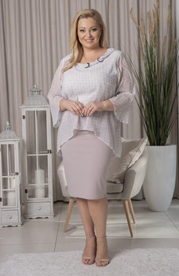 Sukienka krótka maskująca wzór biel/beż