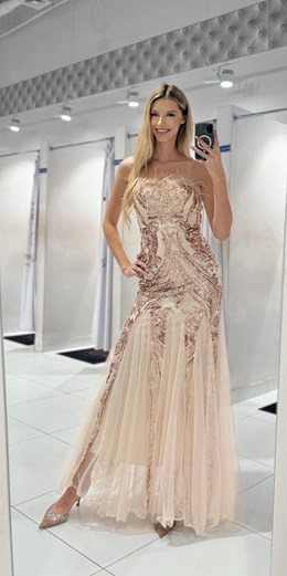 Sukienka długa rybka cekiny pióra złoto