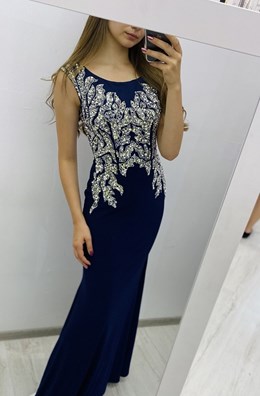 Sukienka długa dopasowana cekiny granat