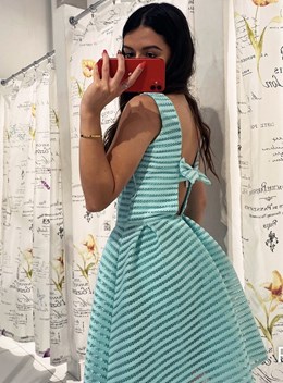 Sukienka krótka siateczka kokarda tył mięta