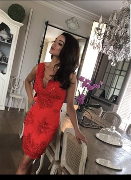 Sukienka krótka dopasowana koronka czerwony