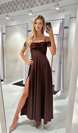 Sukienka długa opadający rękaw czekolada