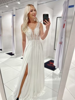 Sukienka długa zdobiona góra biel