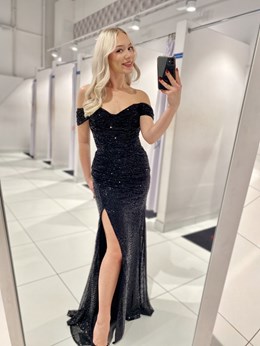 Sukienka długa cekinowa opadające ramiączka czerń