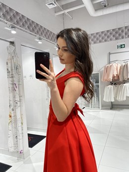 Sukienka midi z paskiem czerwień