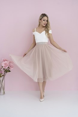 Sukienka midi opadające ramiona pasek tiul beż