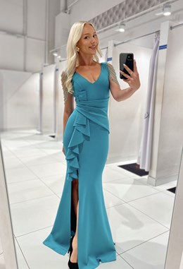 Sukienka długa falbana koraliki ramiona szmaragd