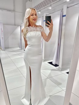 Sukienka długa rybka pióra bez ramiączek biel