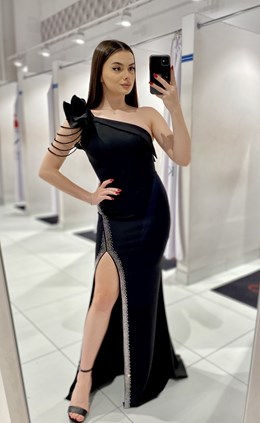 Sukienka długa asymetria zdobienie koraliki czerń