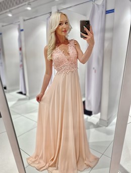 Sukienka długa odkryte plecy różowy