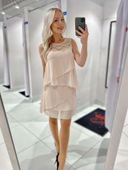 Sukienka krótka falbanki koronka góra beż