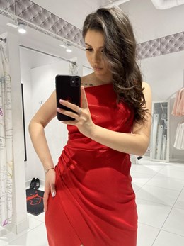 Sukienka długa na jedno ramię błyszcząca czerwony