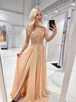 Sukienka długa zdobiona góra brzoskwinia