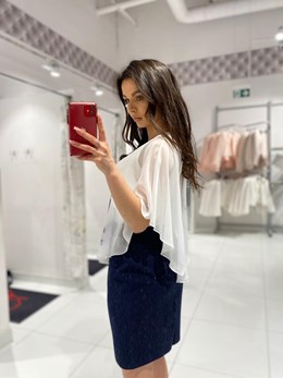 Sukienka krótka trókątny dekolt biel/granat