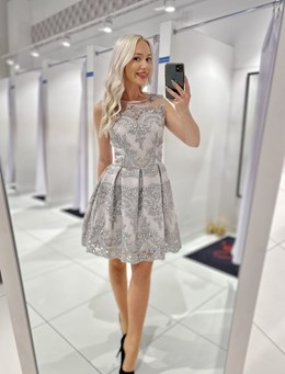 Sukienka krótka koronkowe pasy szary