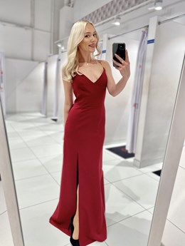 Sukienka długa dopasowana z ogonkiem bordo