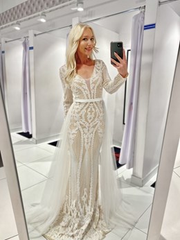 Sukienka długa rękaw rybka tiul cekiny biały/beż