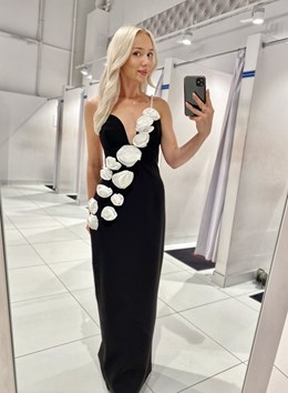 Sukienka długa perełki ramiączka róża biel/czerń