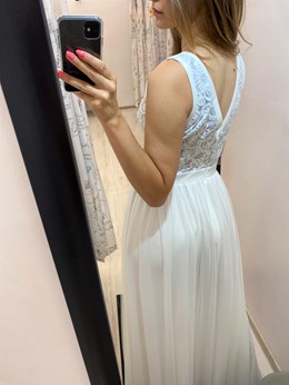 Sukienka długa tiul dekolt szary/biel