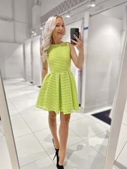 Sukienka krótka siateczka kokarda tył zieleń