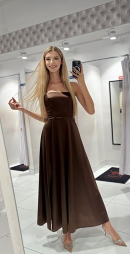 Sukienka długa satyna wiązanie plecy czekolada